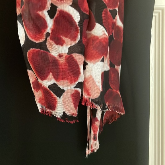 Beautiful scarf - Picture 4 of 5